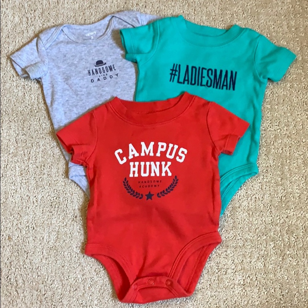 Carter’s Onesie set
